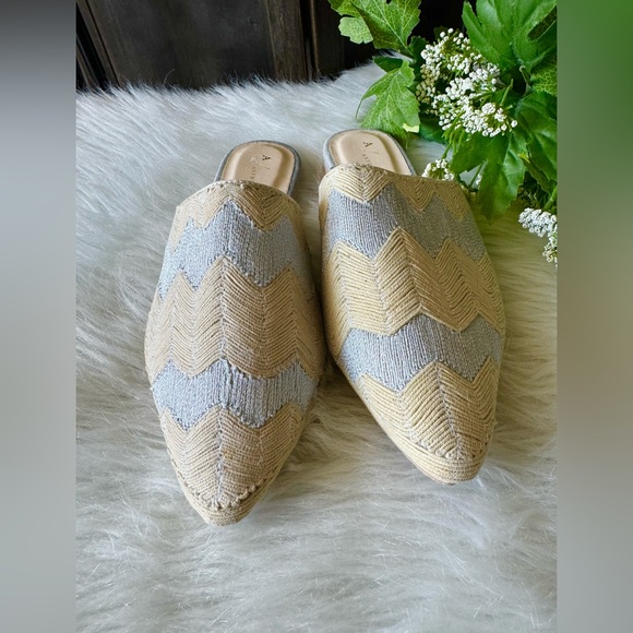 Anthropologie Loretta Embroidered Slides - Picture 5 of 8